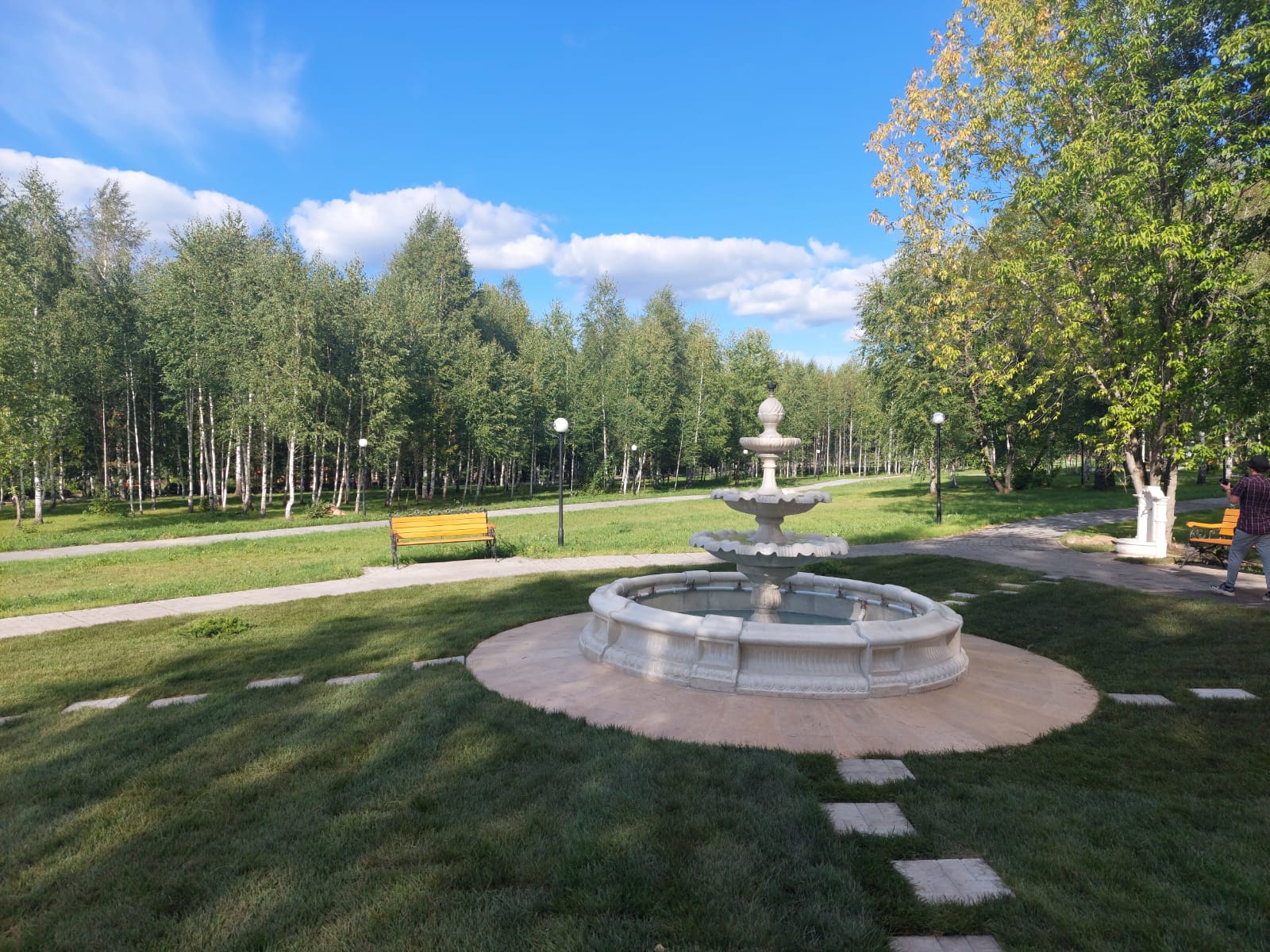 Завершилось устройство сквера в ЖСК Ключевой